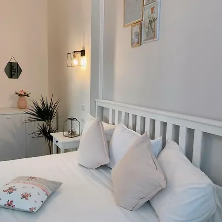 Maison 33 *